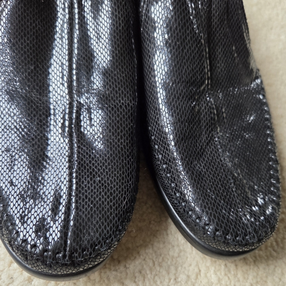 SAS Dream Women's Comfort Loafers Black Snake Design Size 9.5 Narrow - Picture 3 of 8